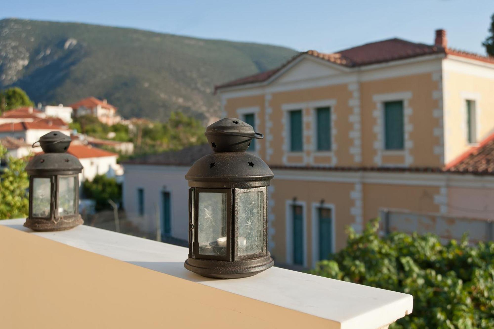 Cozy Attic Suite Near Delphi Exterior photo